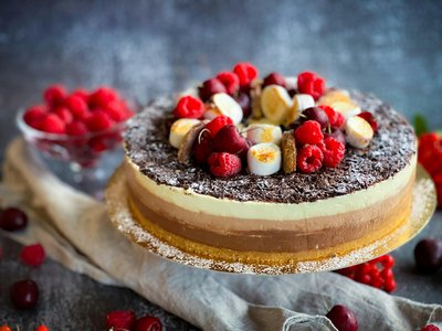Layered Cake with Fruit Toppings
